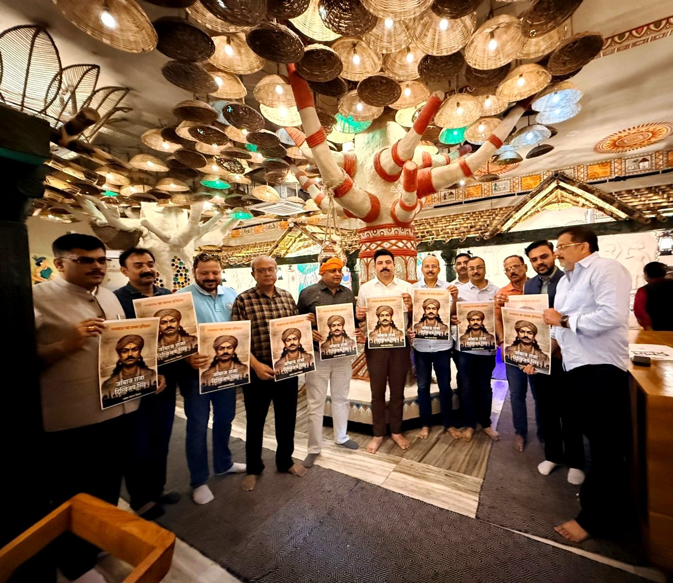 वरिष्ठ पत्रकार नवलकांत की किताब “जाँबाज़ राजा दिग्विजय सिंह” का हुआ प्रमोशन: विधायक शलभ मणि त्रिपाठी सहित कई गणमान्य रहे मौजूद